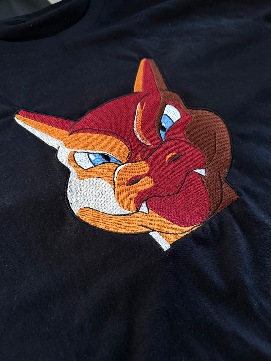 Camiseta Bordada | Charizard